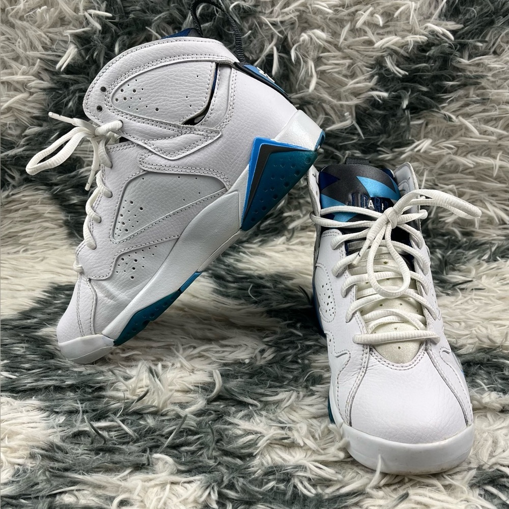 Air Jordan Kids Boys Jordan 7 Retro 2015 French Blue Size 4.5Y 304774-107